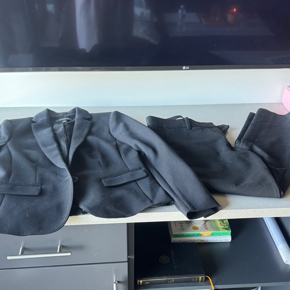 Ann taylor Classic Black Women's Blazer and Trousers Set